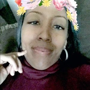 Meet your Posher, Crystal